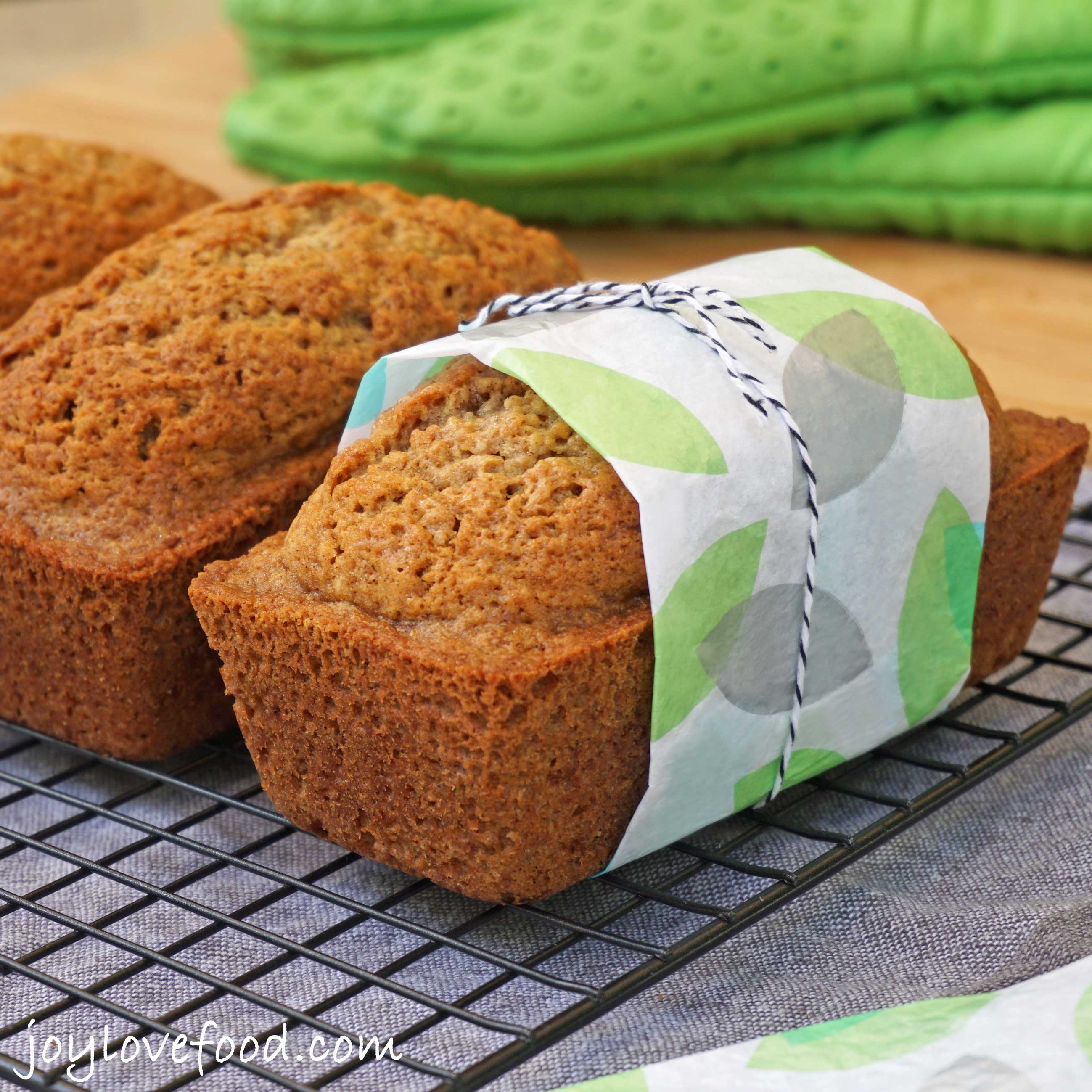 Spiced apple and carrot mini loaves