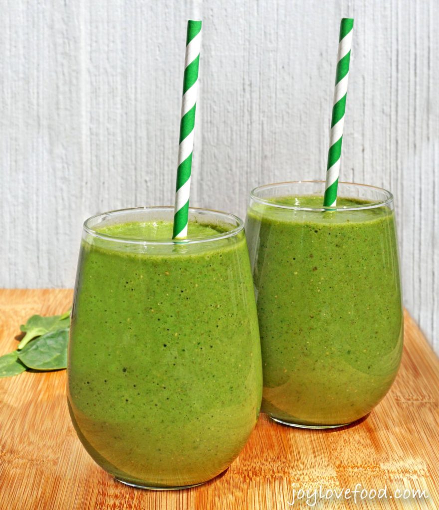 Spinach Banana Chia Seed Smoothies
